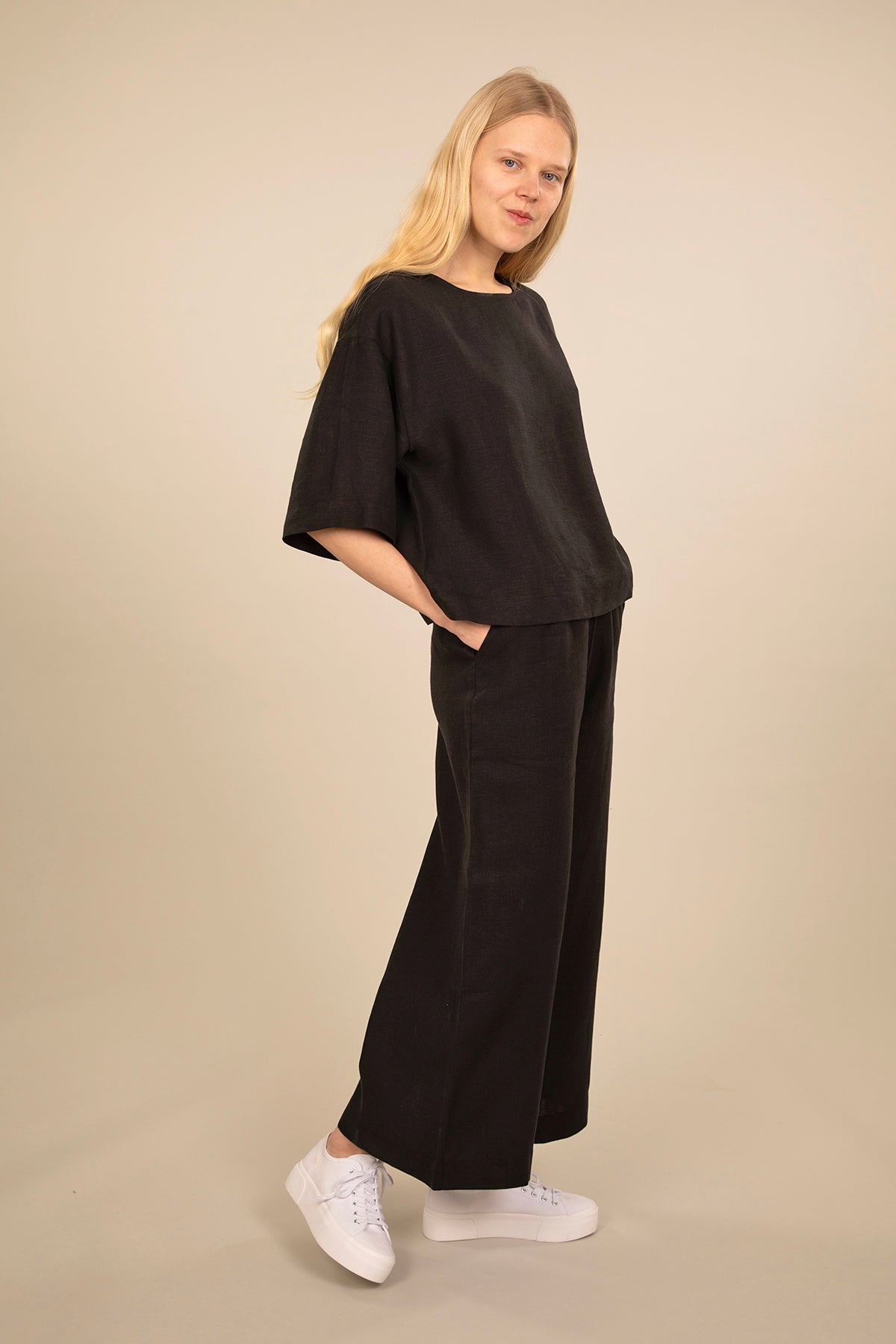 Ratia Minttu Black Wide Leg Cropped Linen Pants