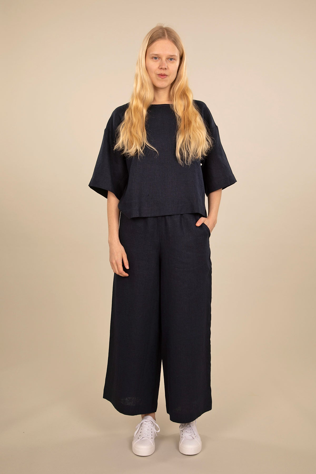 Ratia Minttu Black Wide Leg Cropped Linen Pants