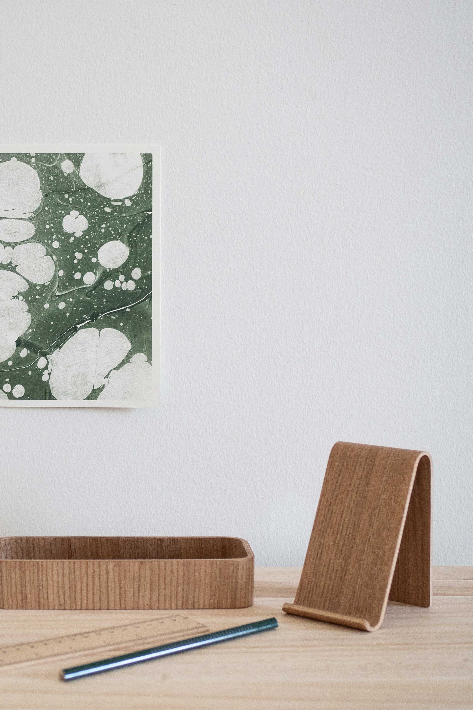 Piironki Helsinki Wooden Phone Stand