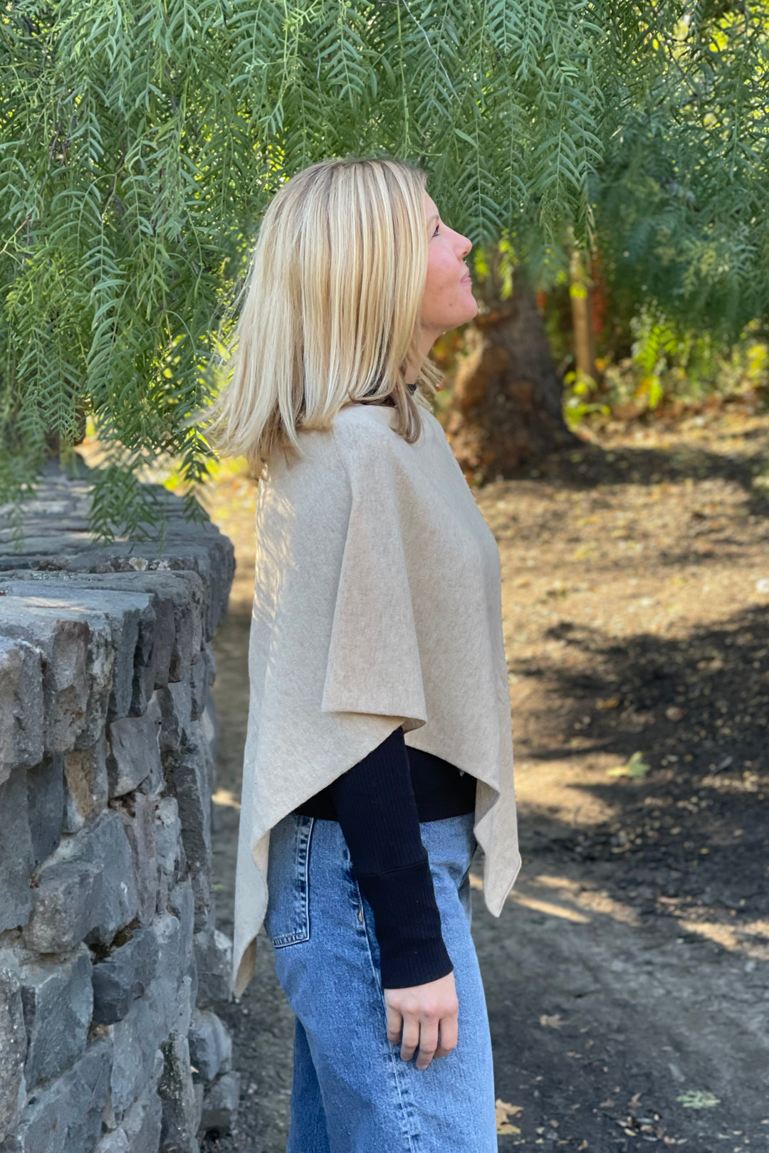 Piironki Helsinki Ella Merino Wool Poncho Beige