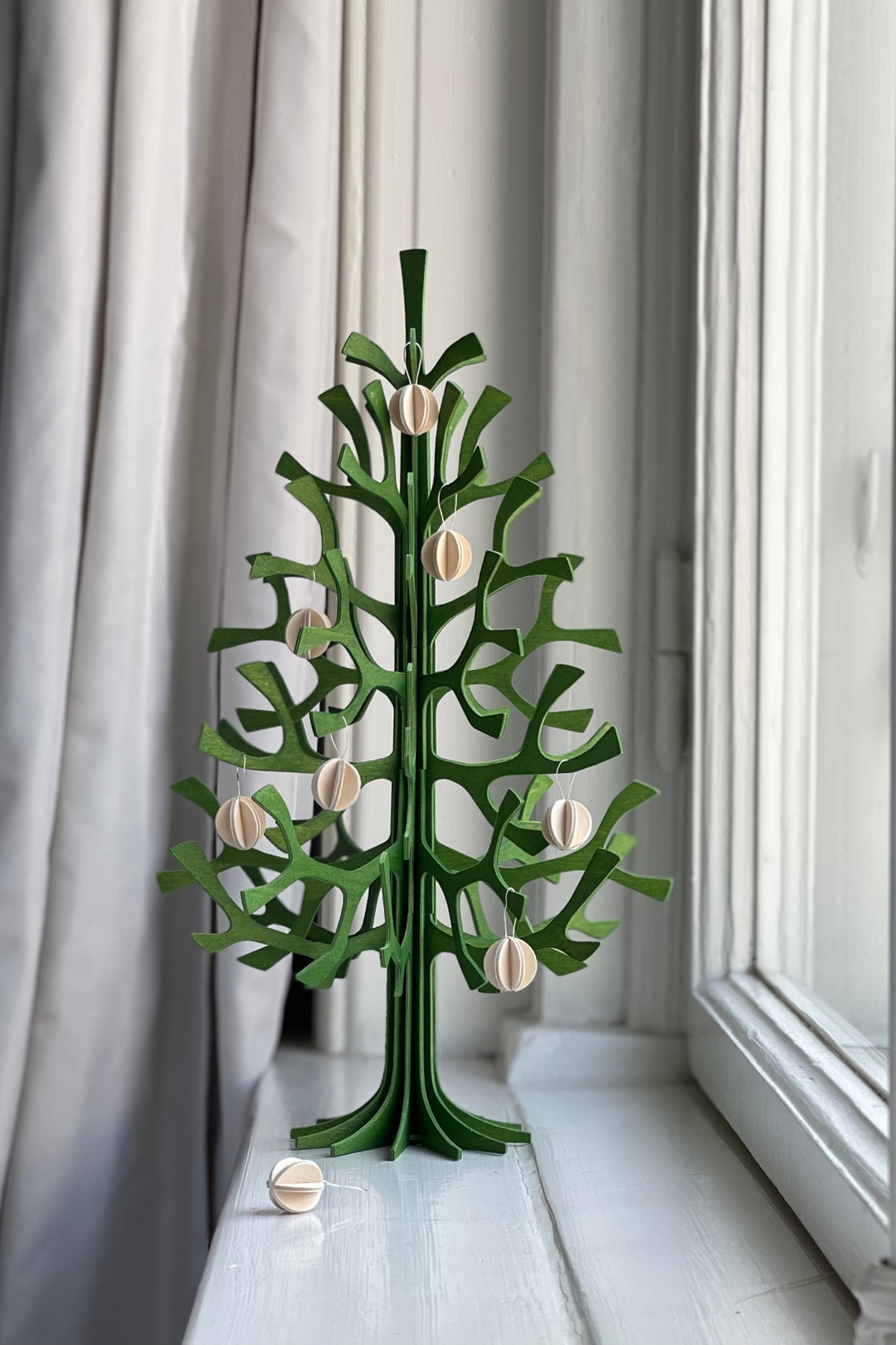 Lovi Forest Green Spruce Tree 30 cm with Natural Mini Baubles