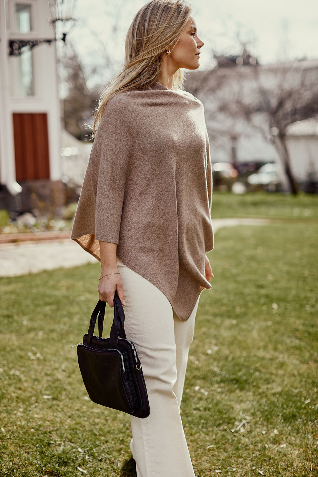 Piironki Helsinki Leea Merino Wool Poncho Beige