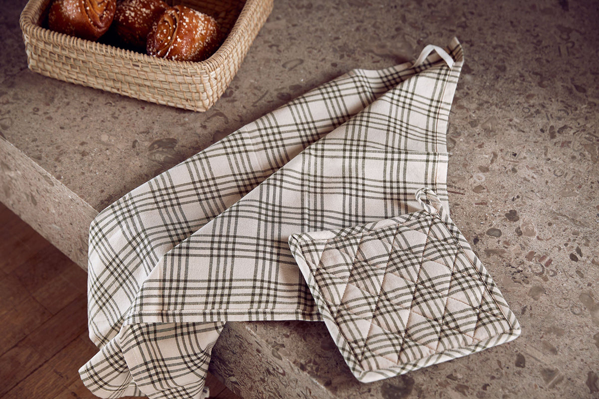 Anno Loimu Oven Mitt