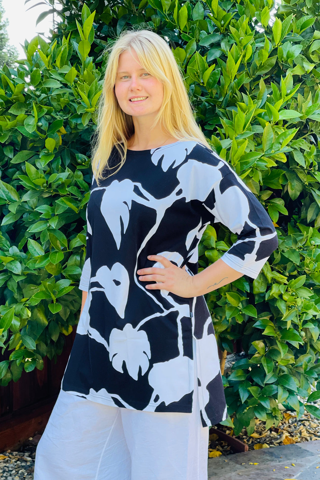 Ratia Martta Peikonlehti Black Tunic