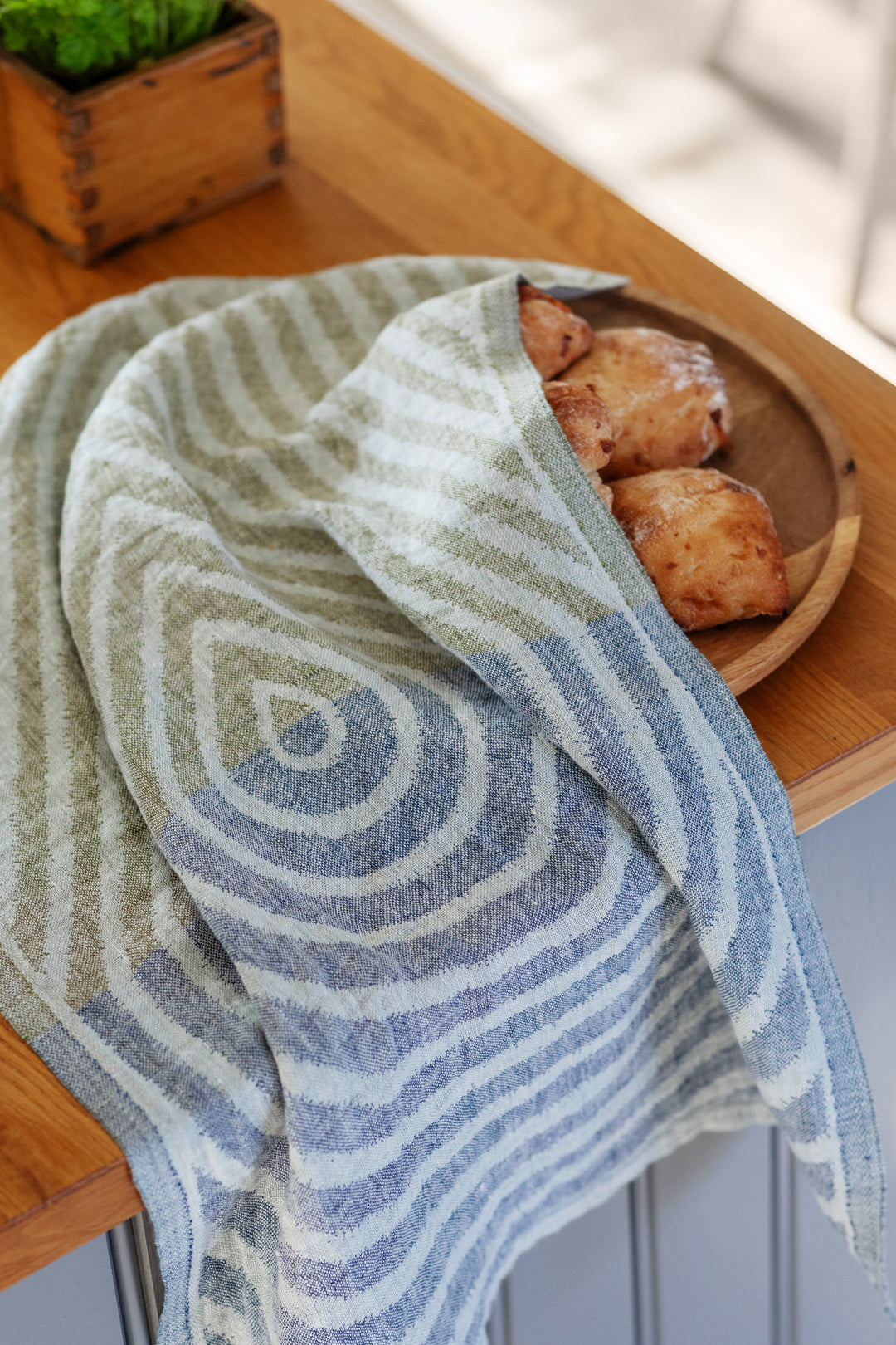Lapuan Kankurit Metsälampi Hand Towel
