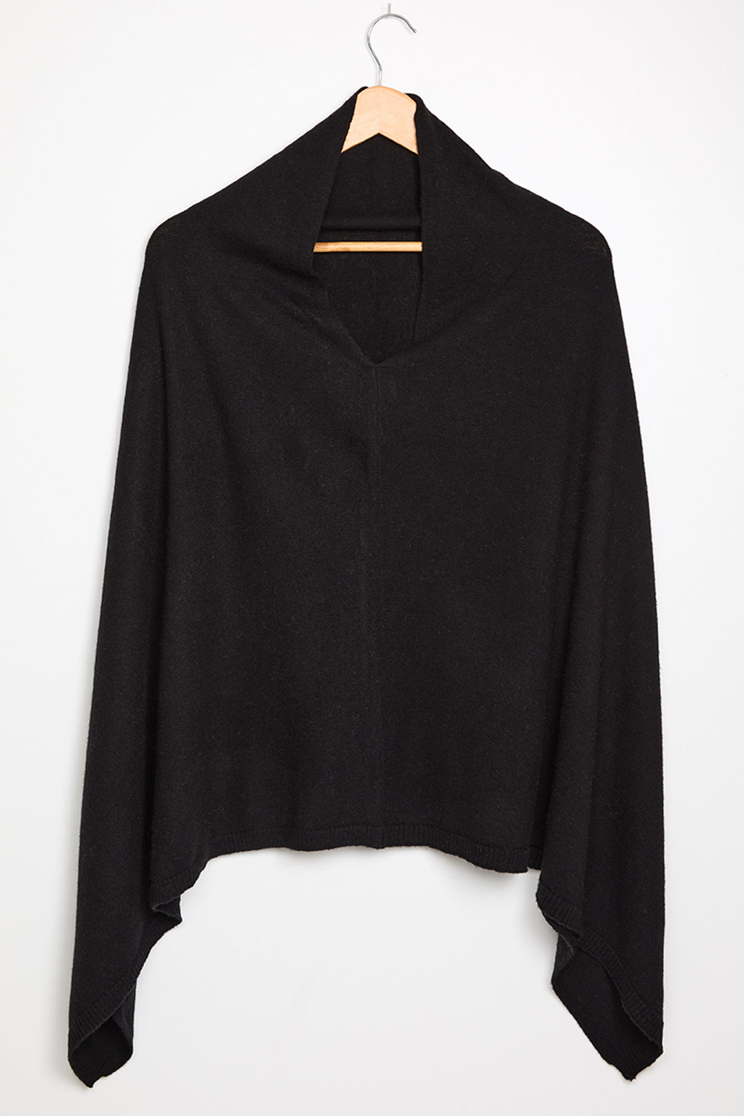 Piironki Helsinki Leea Merino Wool Poncho Black