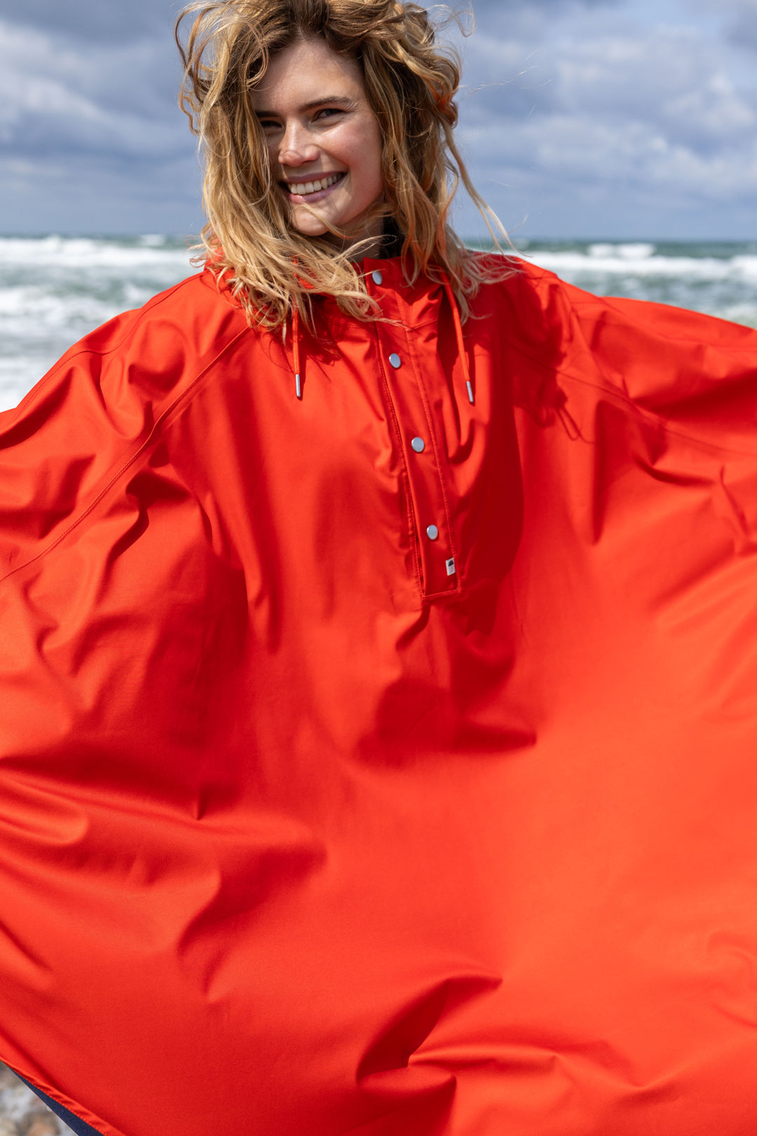 Danefæ København Danerain Poncho Bright Red