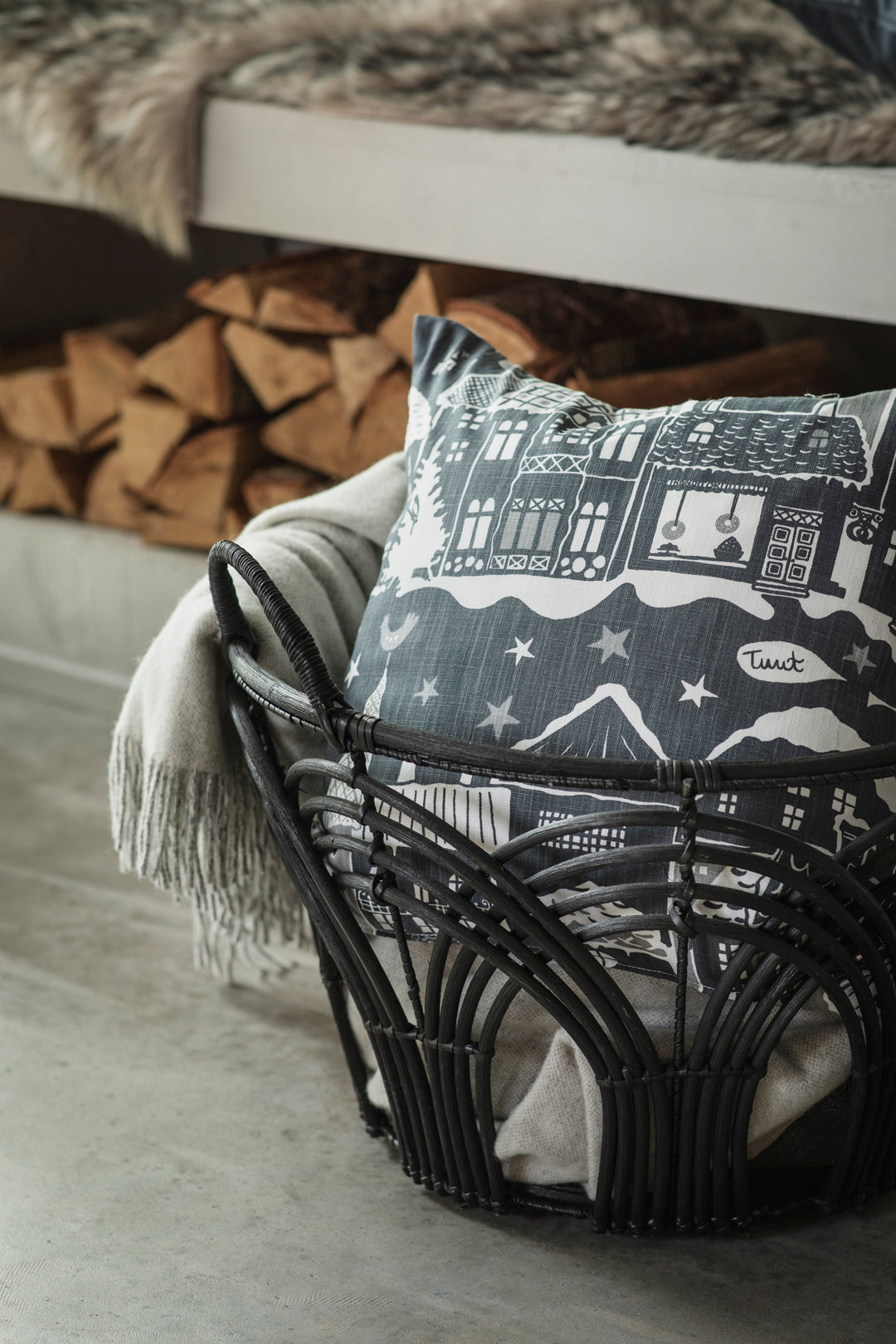 Spira of Sweden Staden Dark Blue Cushion Cover