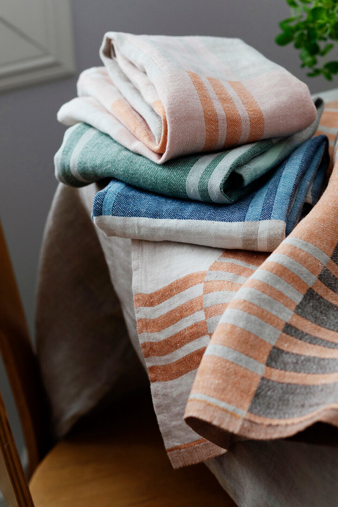 Lapuan Kankurit Toffee Blueberry Tea Towel