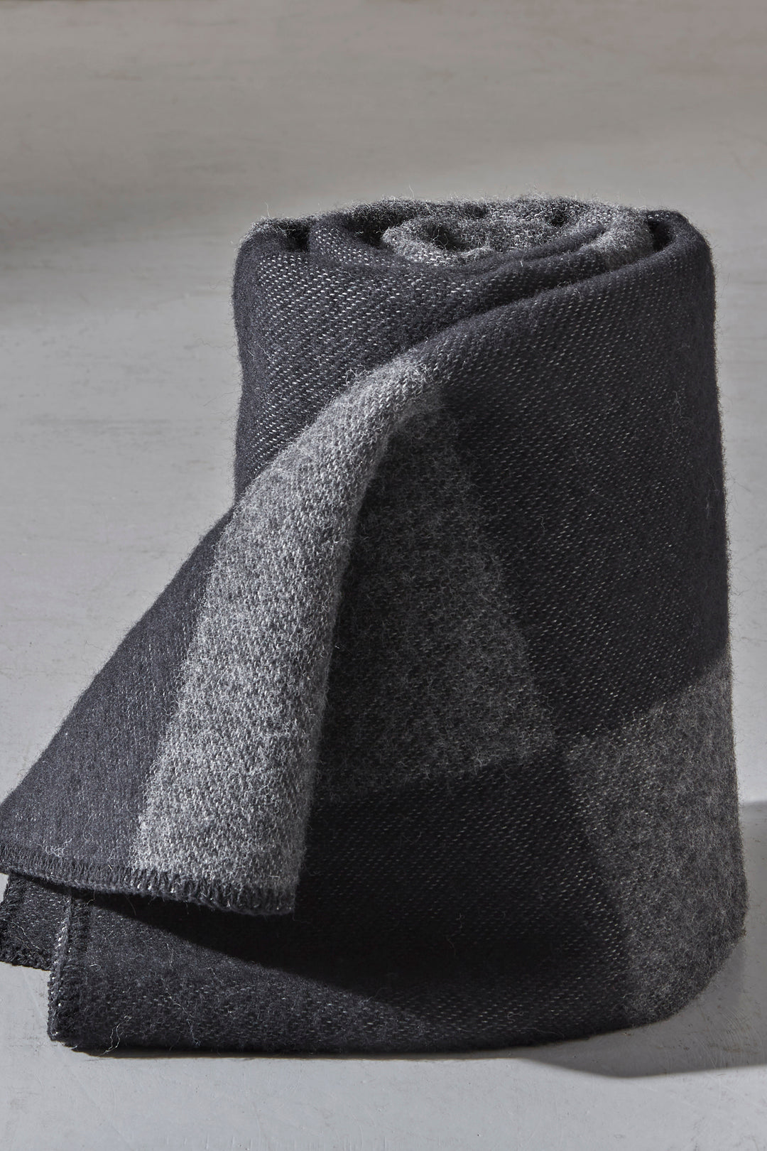 Anno Ala Wool Throw Grey