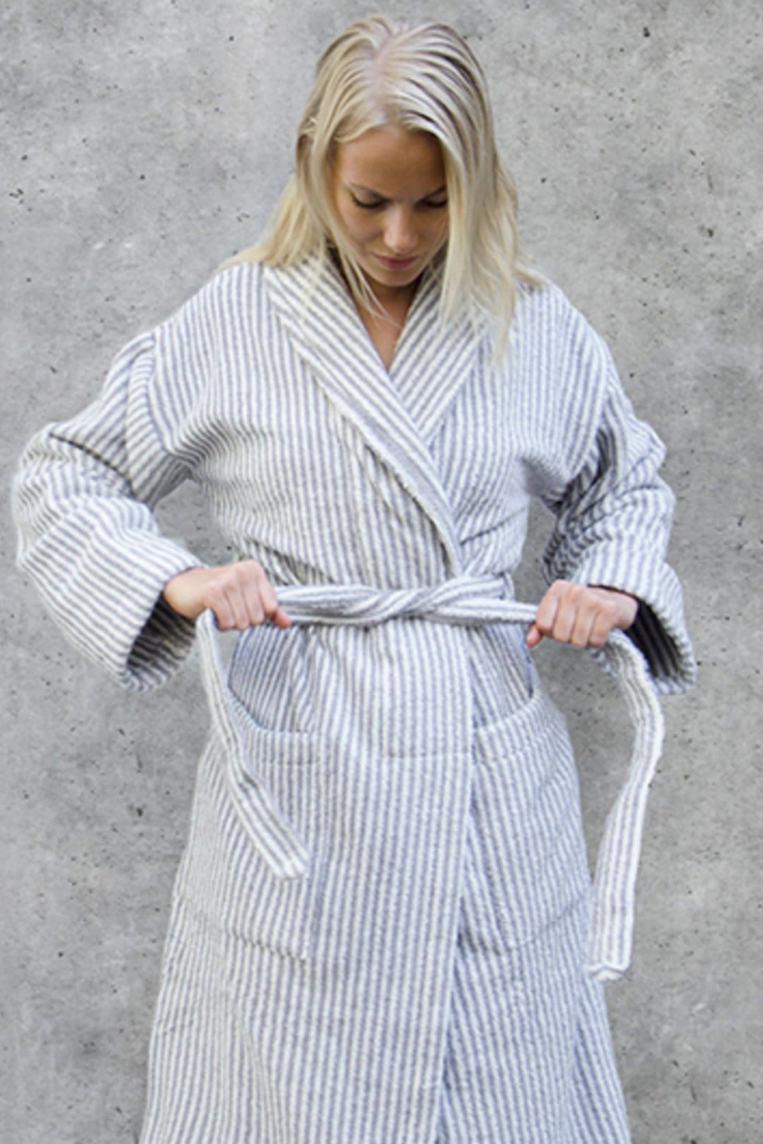 Ratia Unisex Stripe Bathrobe Grey/White