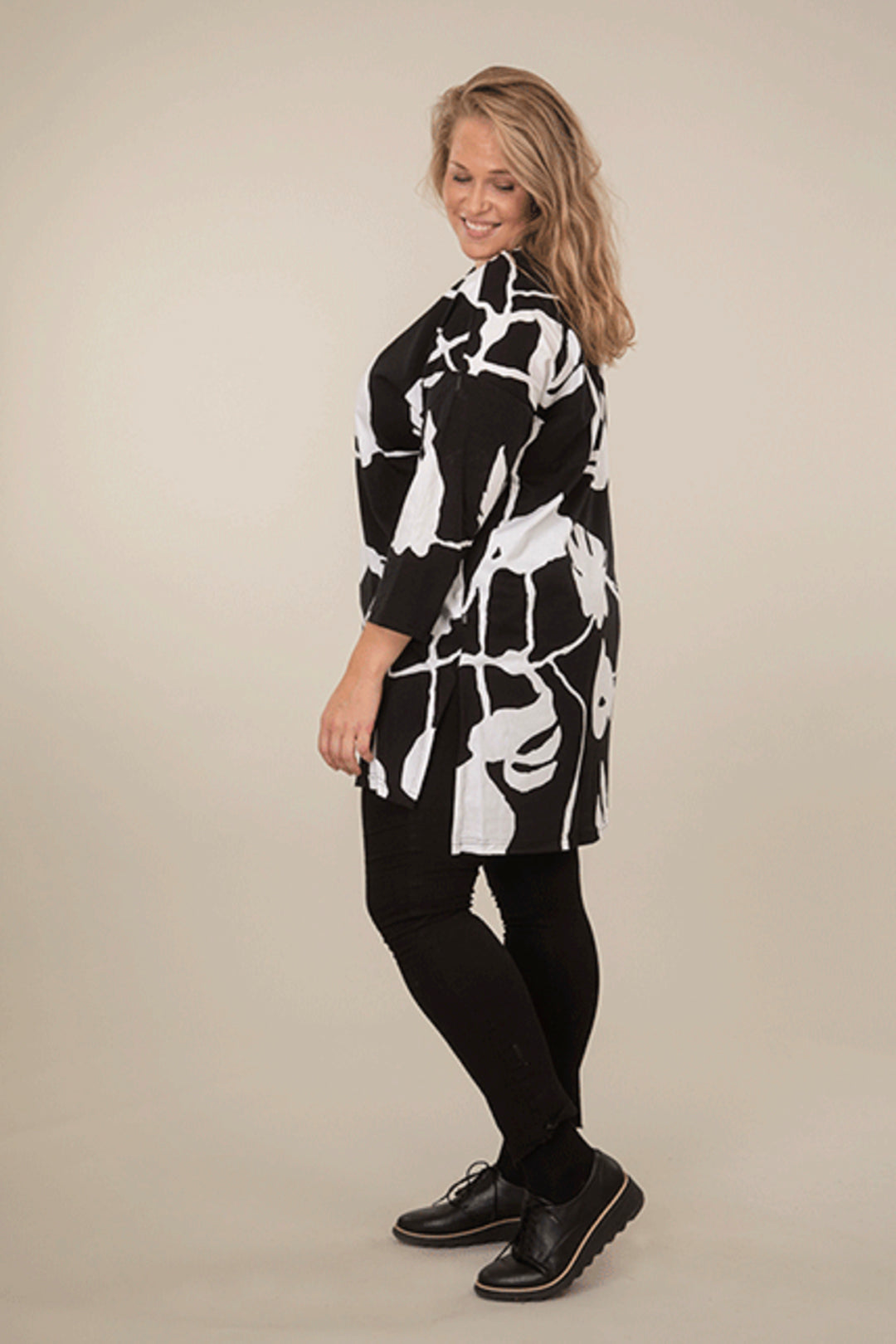 Ratia Martta Peikonlehti Black Tunic