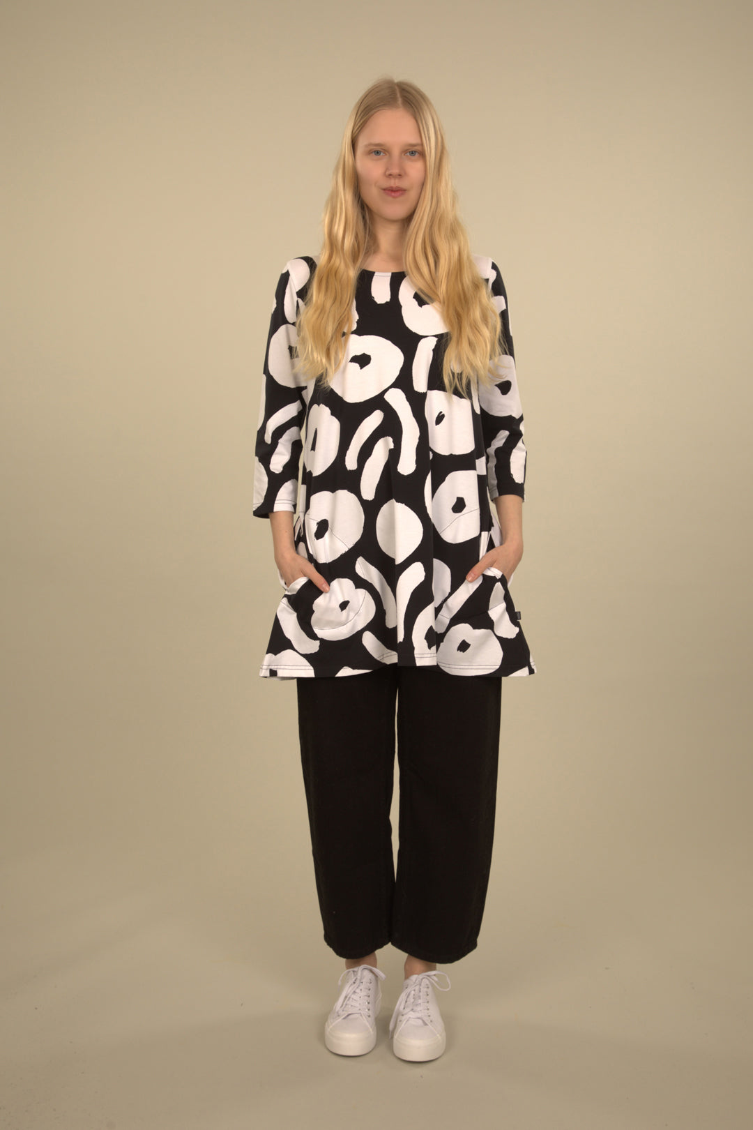 Ratia Pisara Nuppunen Black/White Tunic