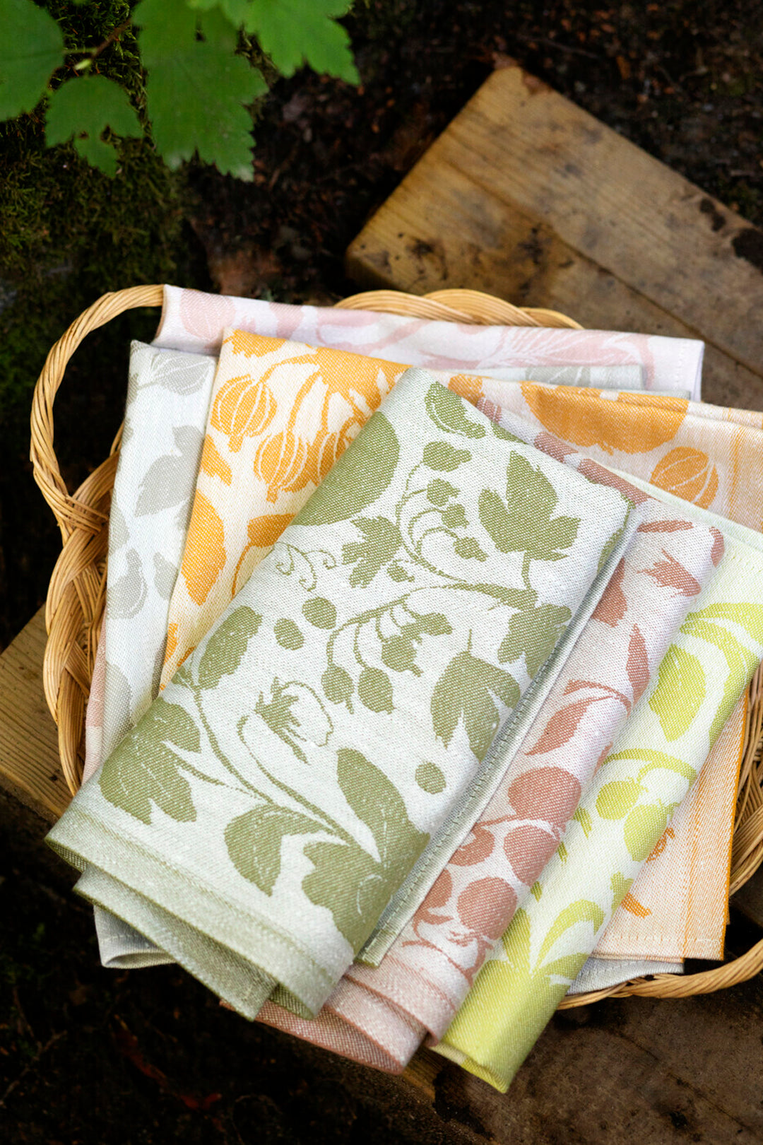 Lapuan Kankurit Puutarha Green Tea Towel