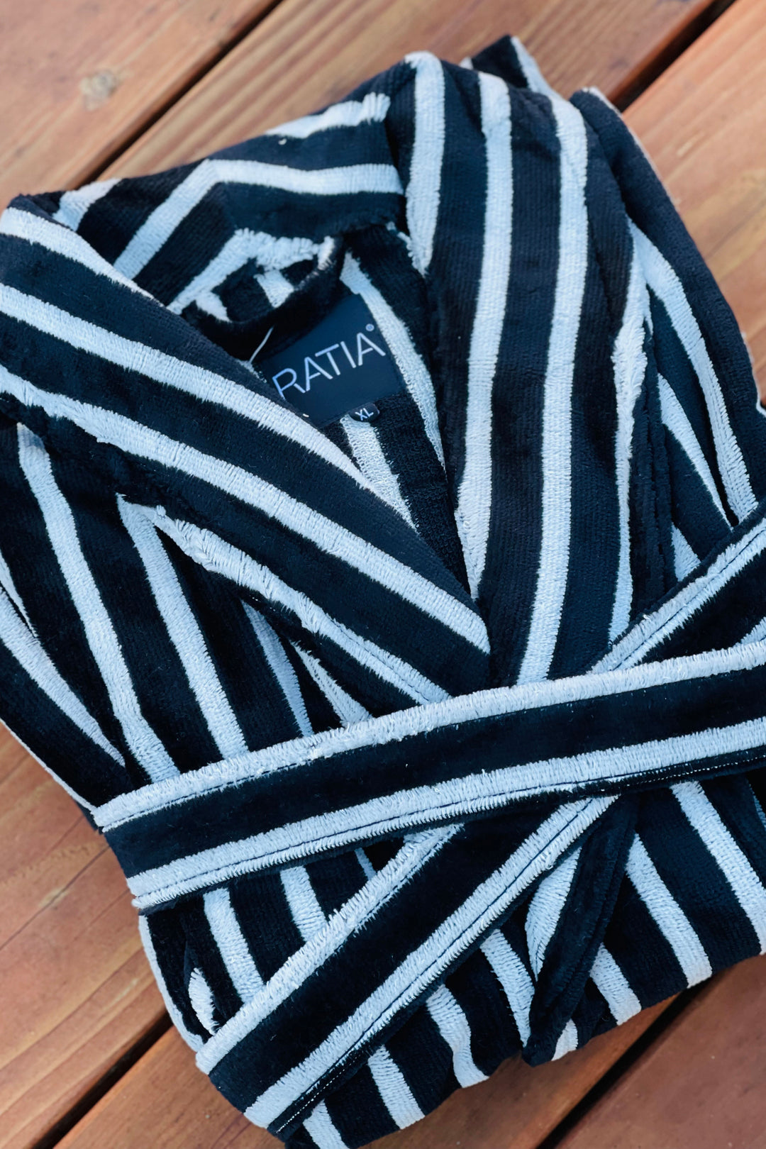 Ratia Unisex Stripe Bathrobe Black/White