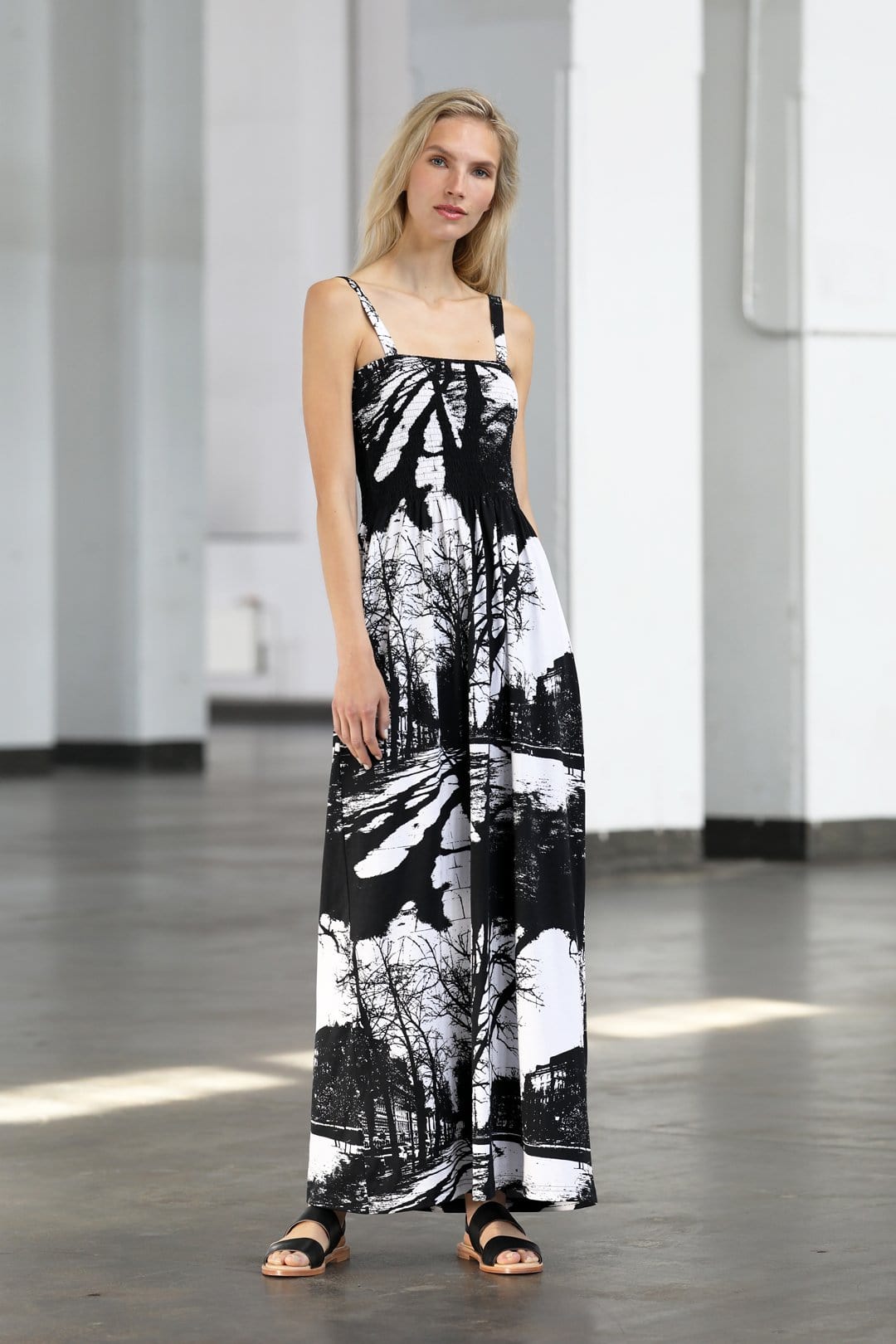Ratia Espa Tuuli Maxi Dress Black/White