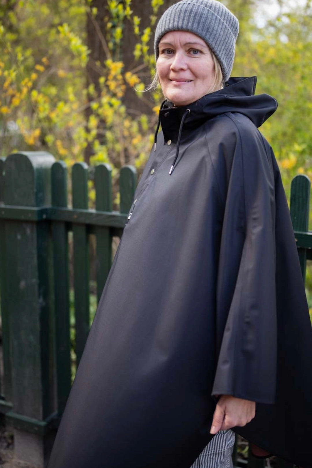 Danefæ København Danerain Poncho Black