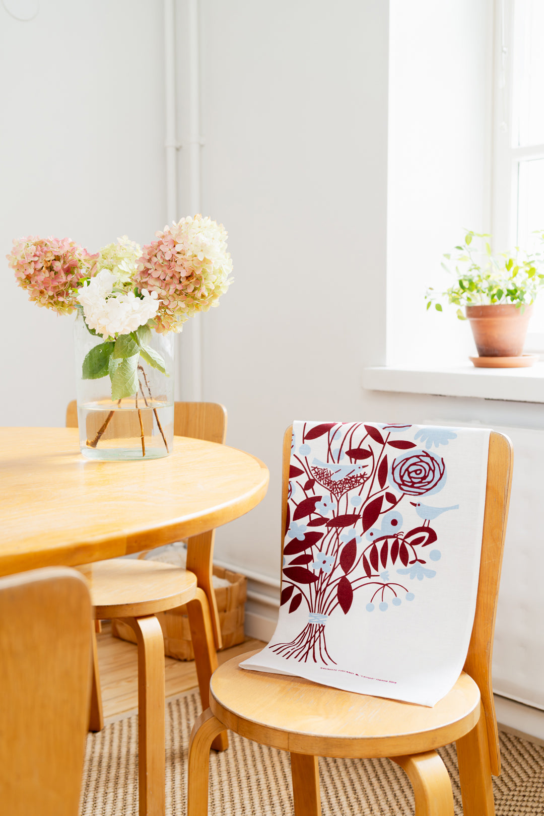 Kauniste Finland Lämpö Red Tea Towel