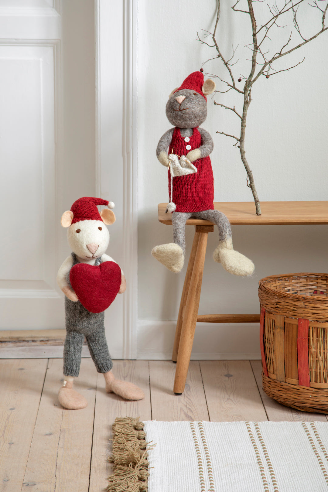 Gry & Sif Big Grey Girly Mouse Knitting