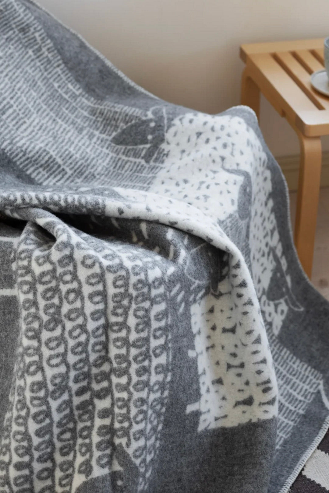 Lapuan Kankurit Päkäpäät Grey Wool Blanket