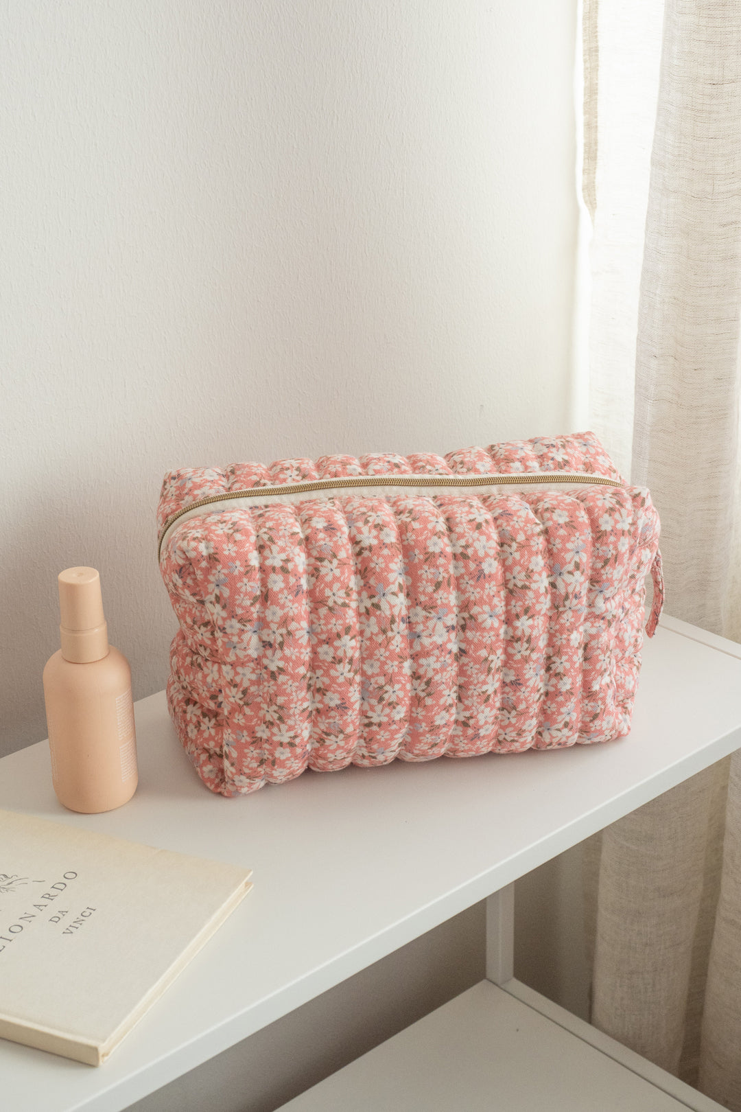 Piironki Helsinki Daisy Red Cosmetic Bag