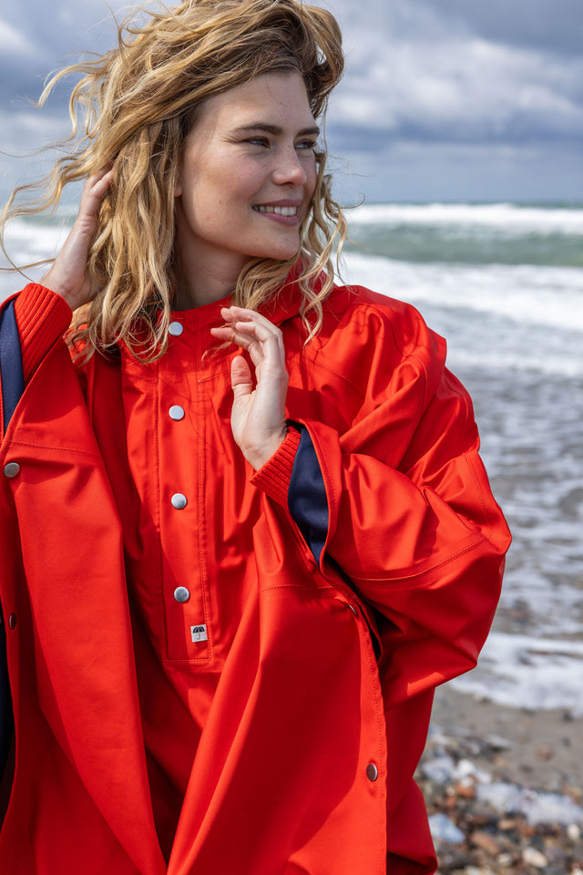 Danefæ København Danerain Poncho Bright Red