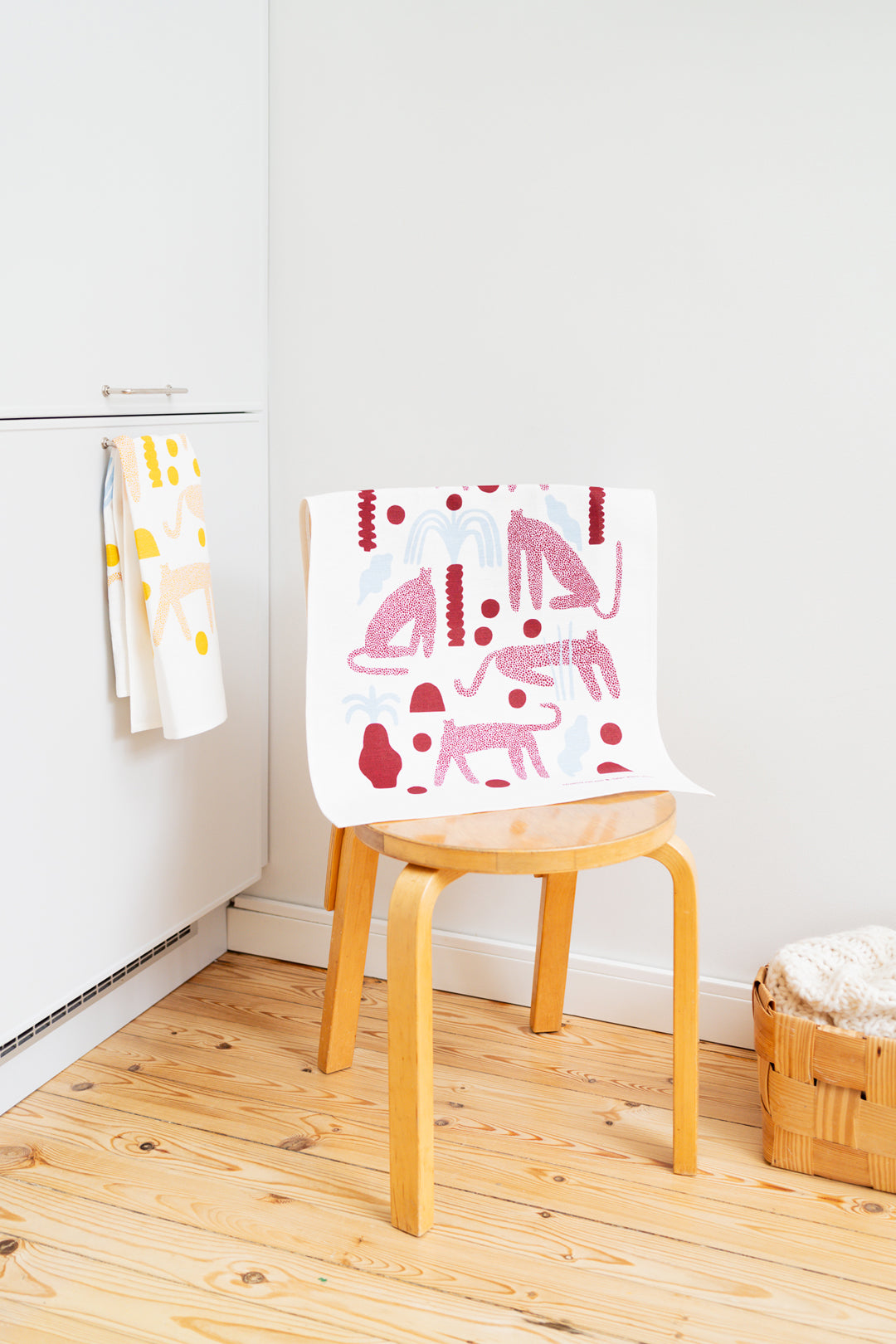 Kauniste Finland Safari Red Tea Towel