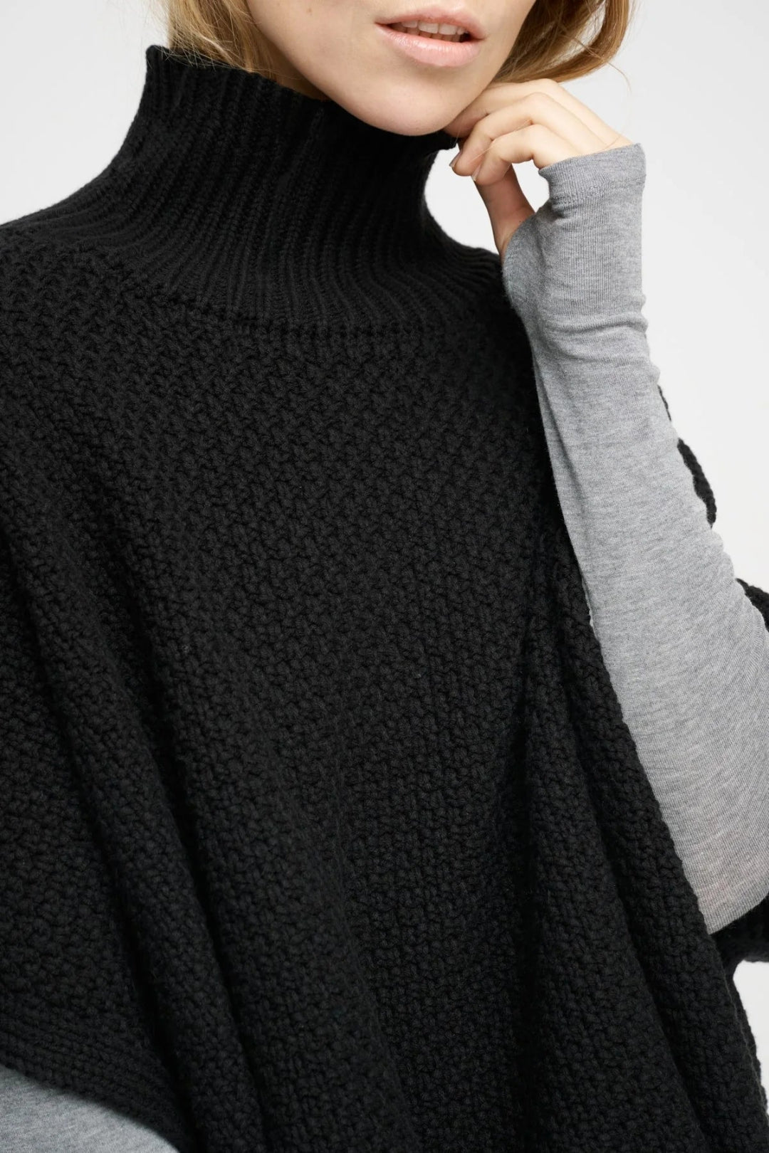 Moshi Moshi Tilia Knit Poncho