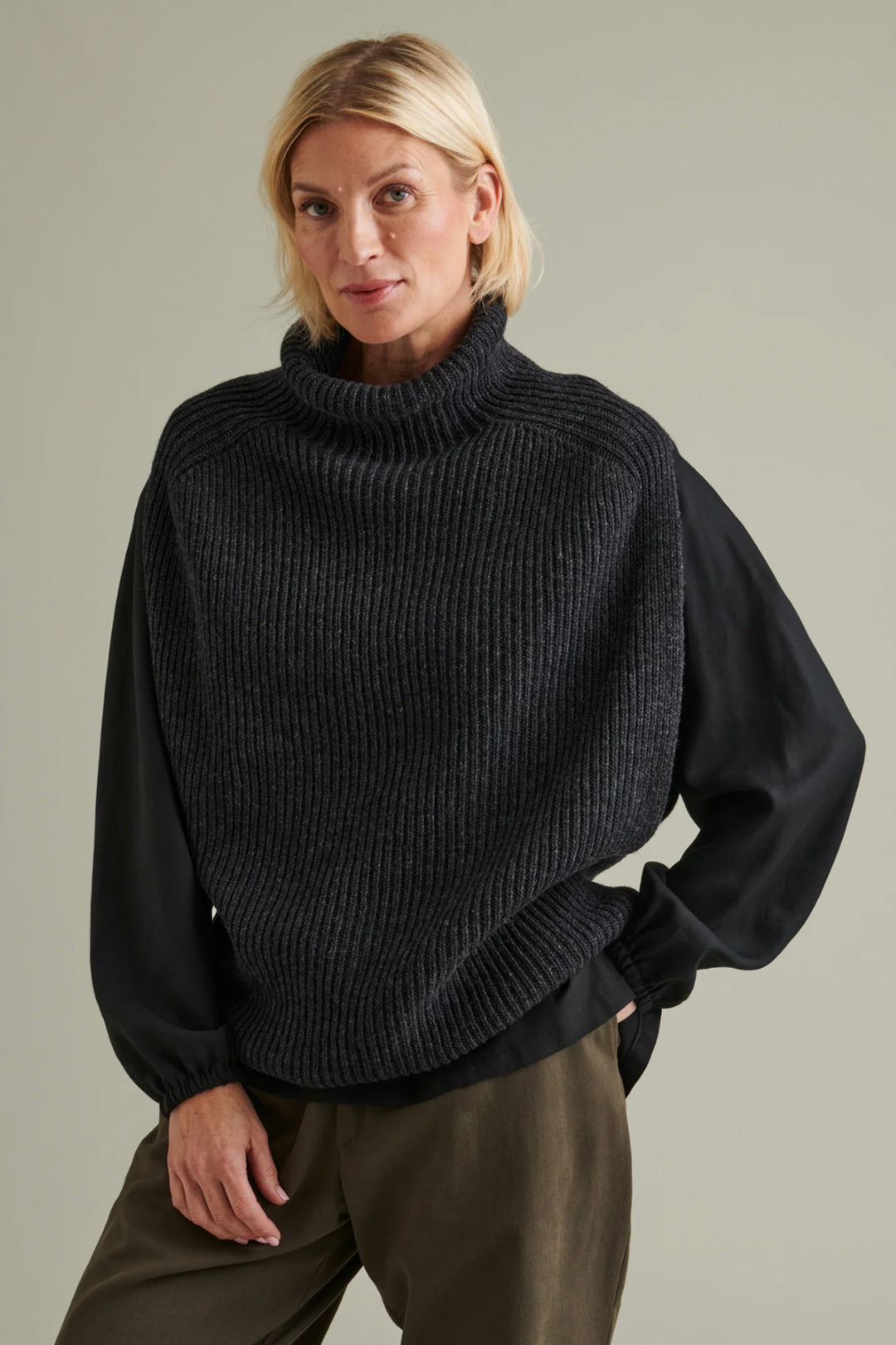 Niinmun Utö Merino Wool Collar Vest Charcoal