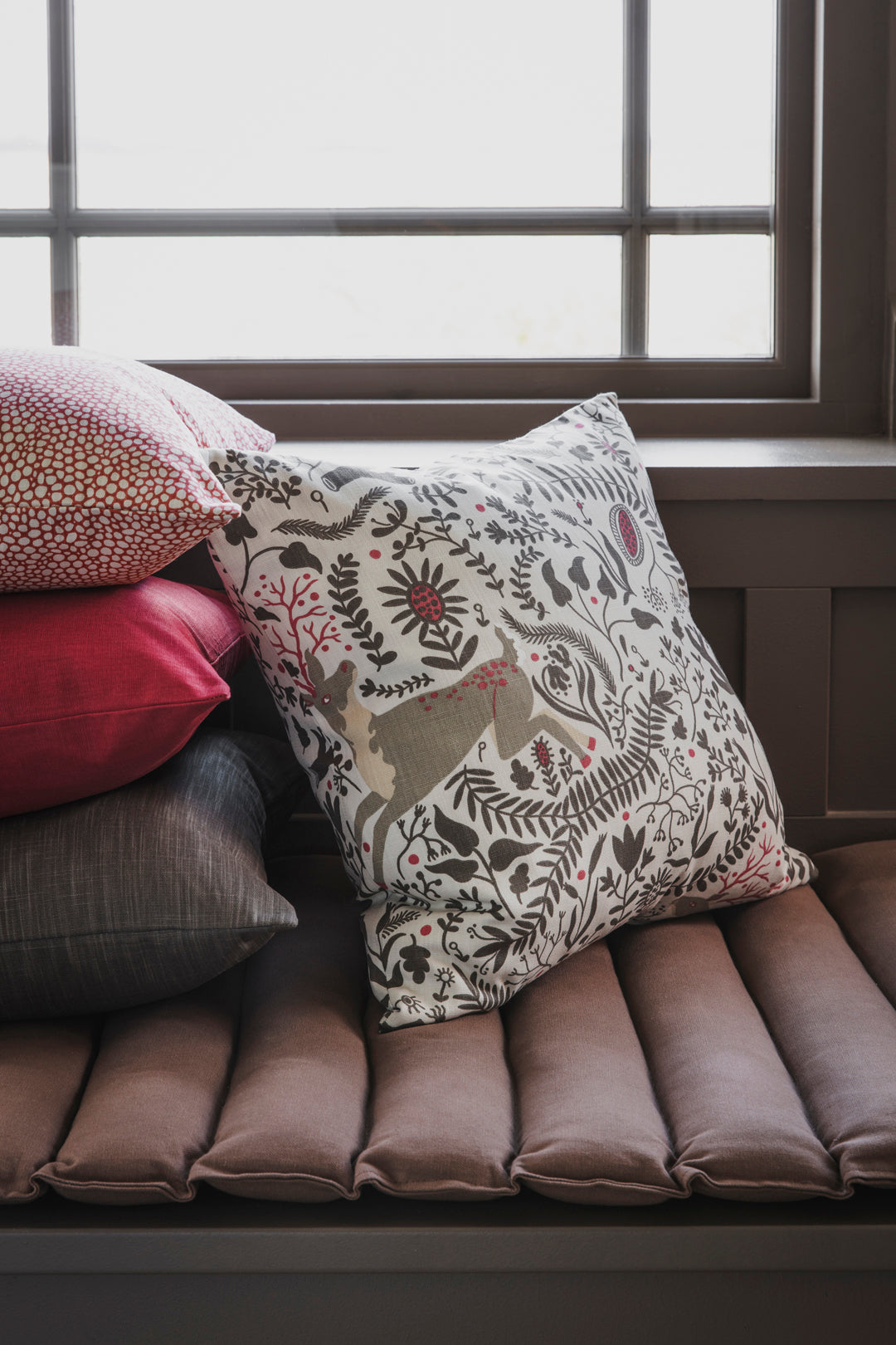 Spira of Sweden Vinterland Brown Pillow Cover