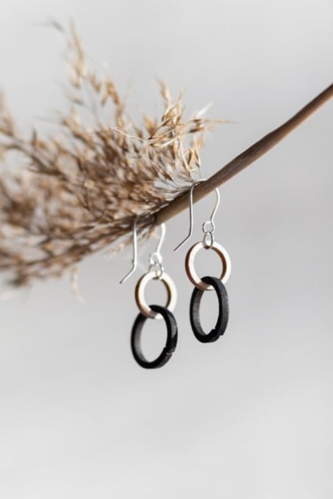 Valona Halo Mini Wood Black Earrings