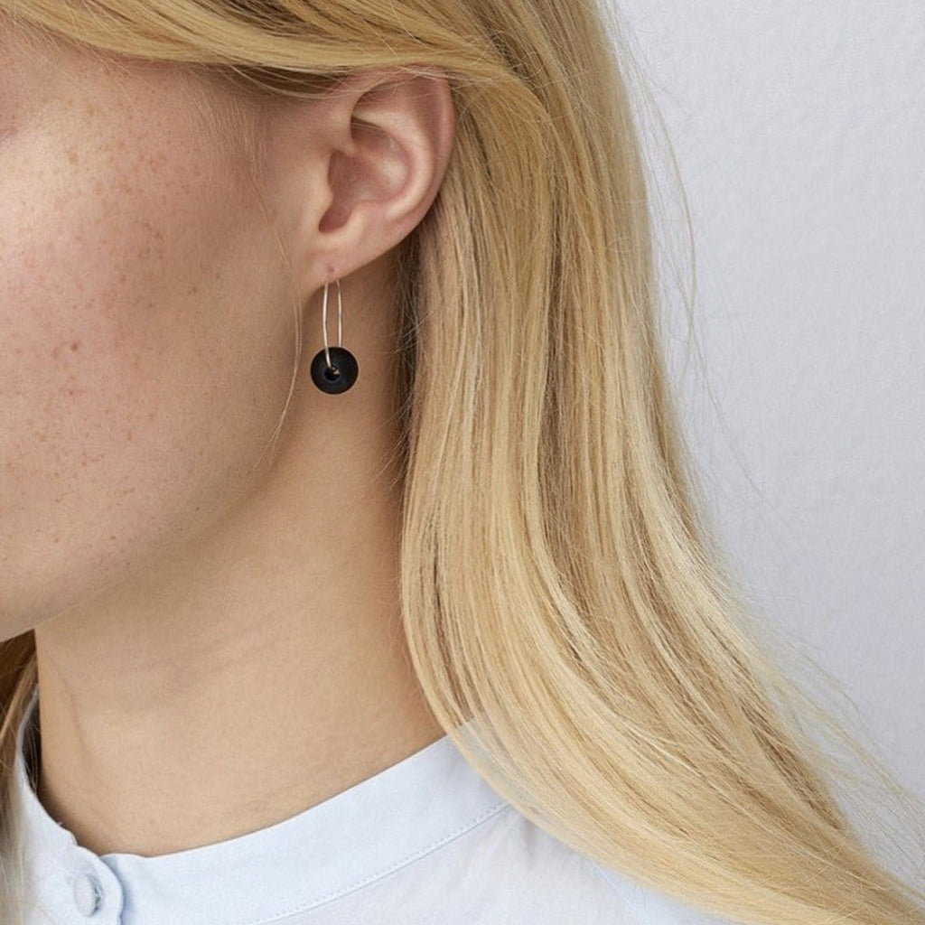Aarikka Kehrä Black Earrings - Nordic Labels