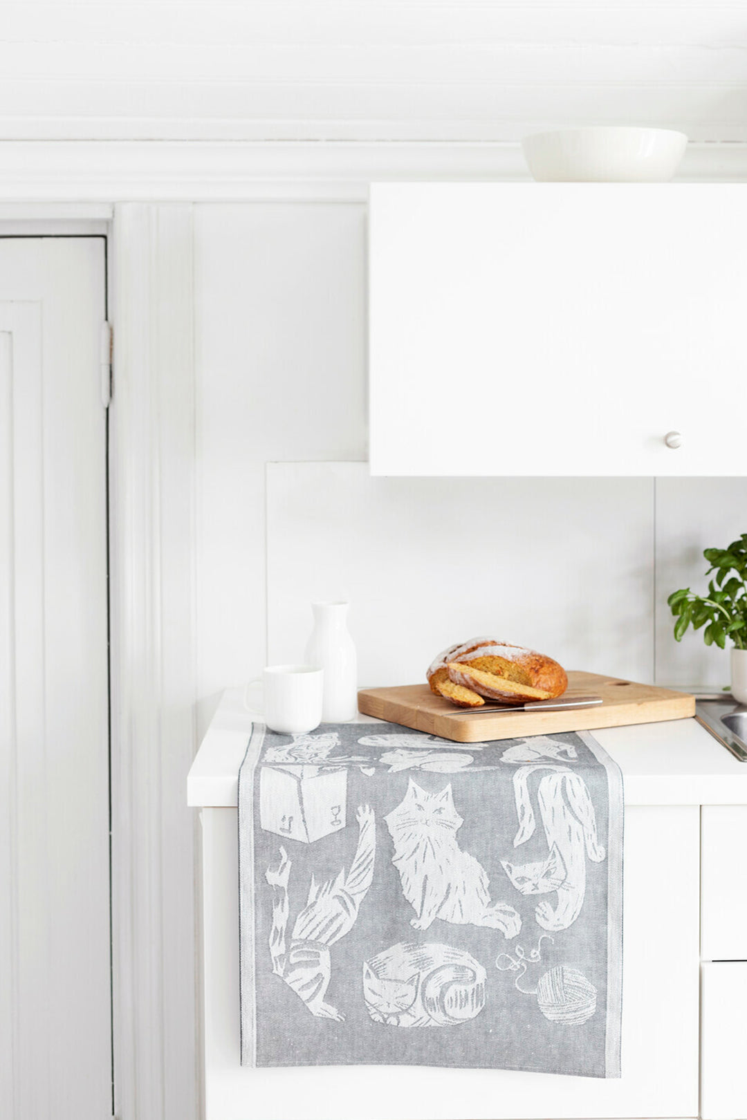 Lapuan Kankurit Kissanpäivät Tea Towel