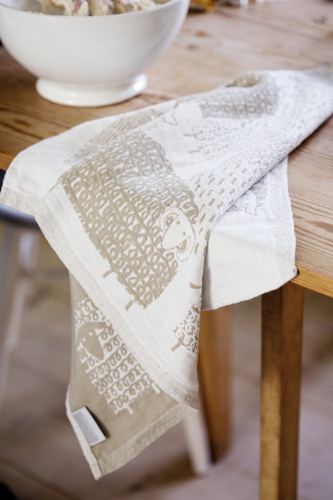 Lapuan Kankurit Päkäpäät Linen Tea Towel - Nordic Labels