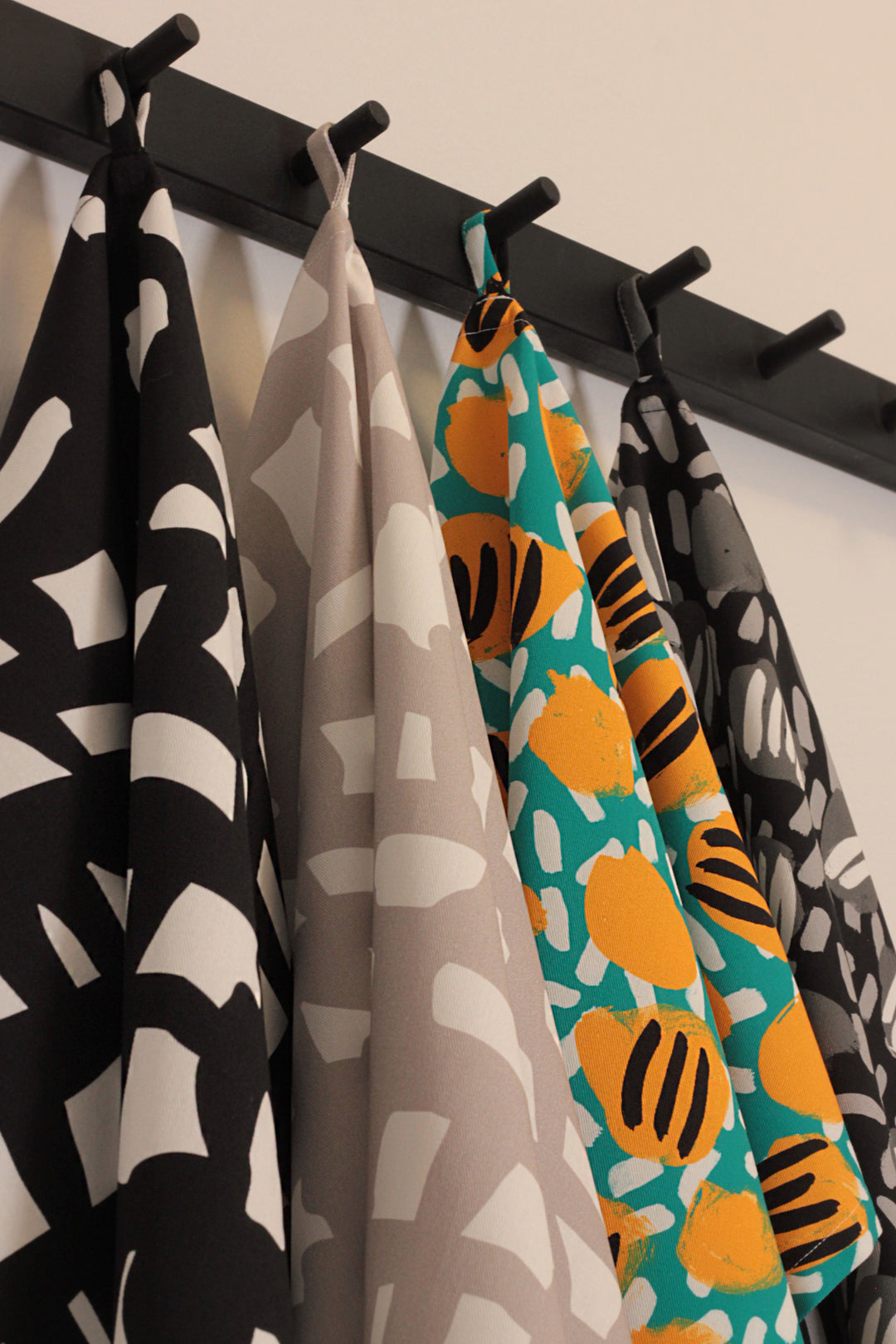 Ratia Tea Towel Block Grey