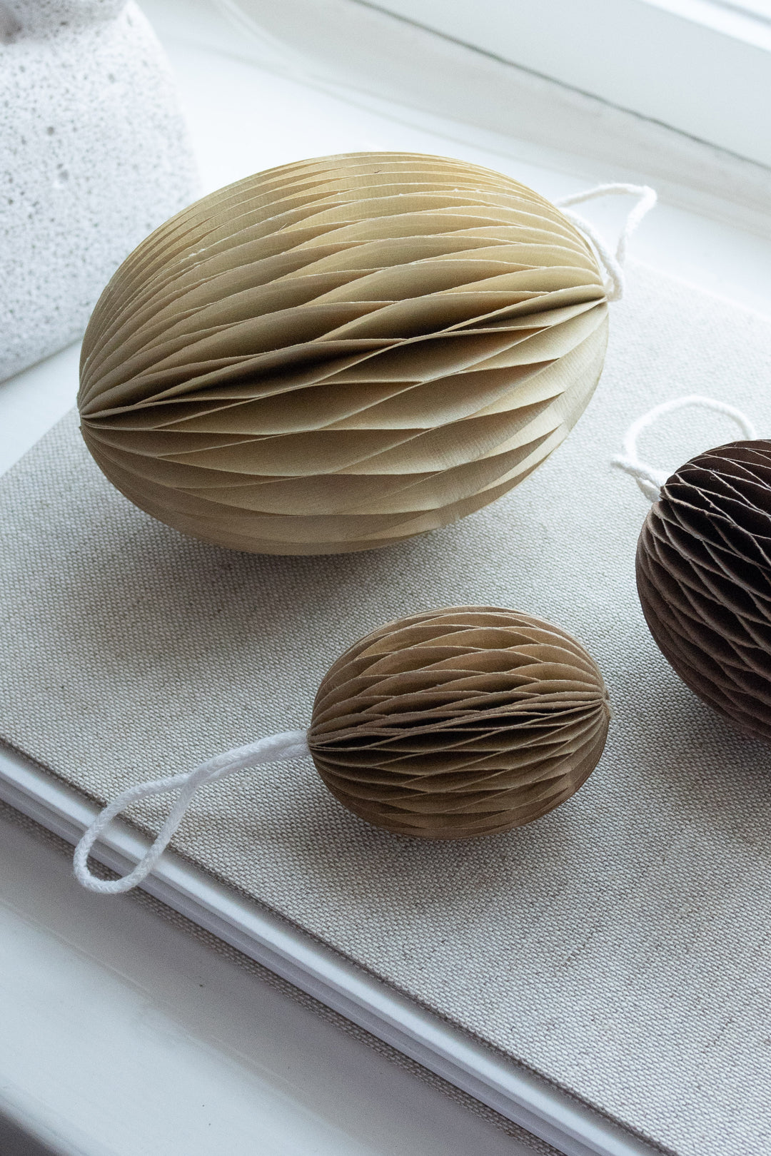 Piironki Helsinki Paper Egg Light Yellow